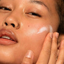Skin Defence Multi- Protection Light Essence Spf 50 Pa +++
